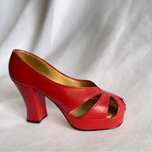 Mini Shoe Sculpture Ravishing Red Platform Heel 40s Just the Right Shoe 1998